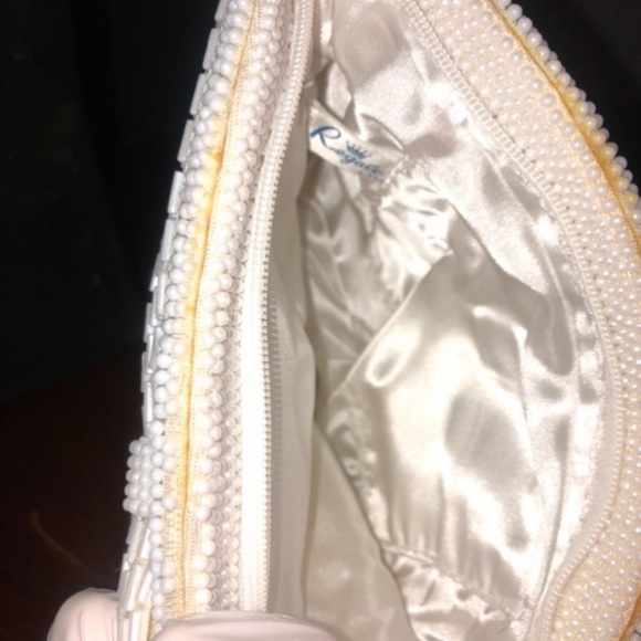 La Regale cute small white beaded ribbon purse - Picture 5 of 9